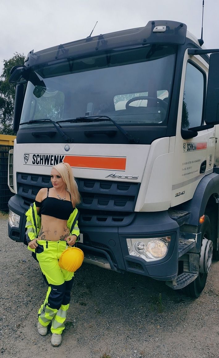 "Trucker Babe" Sarah weiß sich in Szene zu setzen.