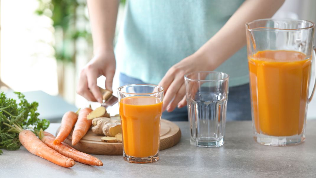 Der Karotte-Ingwer-Shake hemmt nicht nur den Appetit, sondern sorgt auch für einen natürlichen Energie-Booster. 