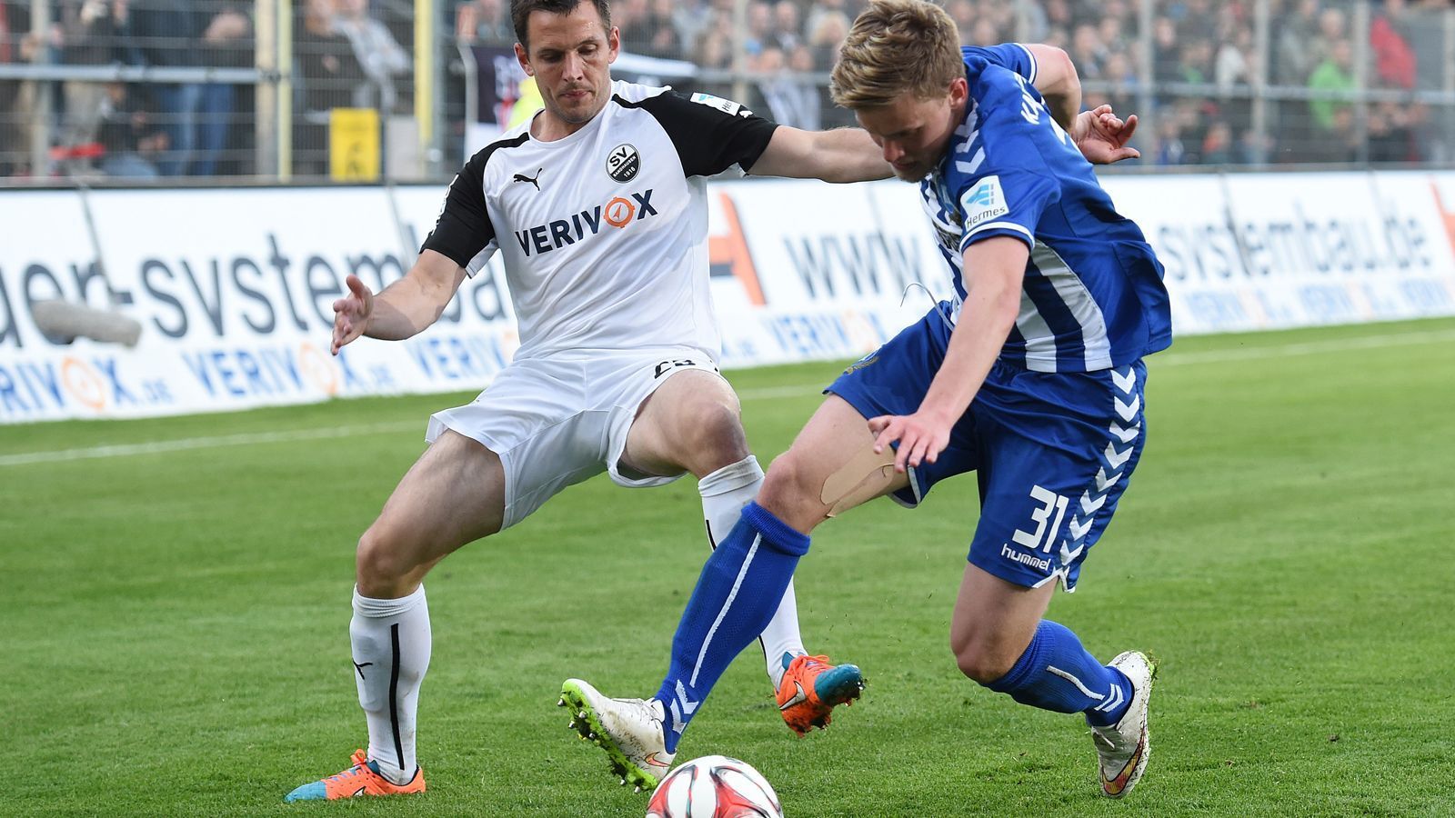 
                <strong>Kevin Kratz: Der Routinier</strong><br>
                Nach den Stationen Bayer 04 Leverkusen, Alemannia Aachen und Eintracht Braunschweig schließt sich Kratz 2014 dem SV Sandhausen an. Von dort aus geht es zwei Jahre später in die USA. Trotz des schlechten Starts in der Major League Soccer hat Kratz jetzt die Chance, seinen ersten Titel im Profibereich zu gewinnen.
              