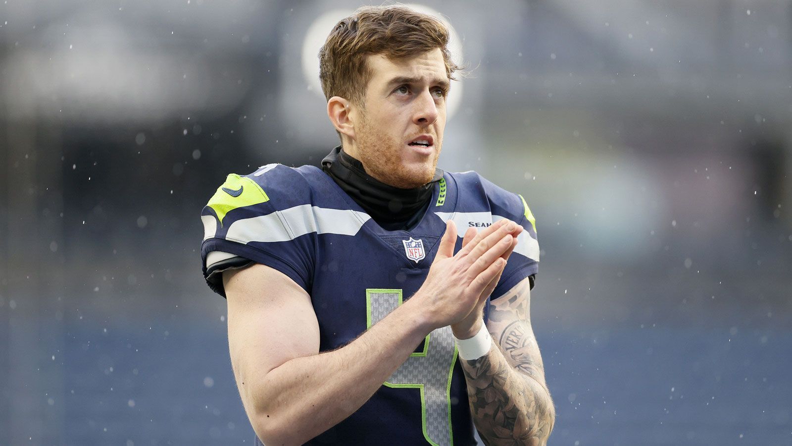 <strong>Punter</strong><br>1. Platz: Michael Dickson (Seahawks, Foto) -&nbsp;3,7 Millionen&nbsp;US-Dollar über vier Jahre<br>2. Platz: Jack Fox (Lions) - 3,5 Millionen&nbsp;US-Dollar über vier Jahre<br>3. Platz: Bryan Anger (Cowboys) - 3,2 Millionen US-Dollar über zwei Jahre<br>4. Platz (geteilt): A. J. Cole (Raiders, vier Jahre),&nbsp;Logan Cooke (Jaguars, vier Jahre),&nbsp;Cameron Johnston (Steelers, drei Jahre),&nbsp;Tommy Townsend (Texans, zwei Jahre), JK Scott (Chargers, zwei Jahre), Jamie Gillan (Giants, drei Jahre), Riley Dixon (Bucs, zwei Jahre) - jeweils 3 Millionen US-Dollar
