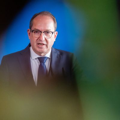 Die Grünen kritisieren die verschärfte Grenzpolitik unter Federführung von Innenminister Dobrindt scharf. 