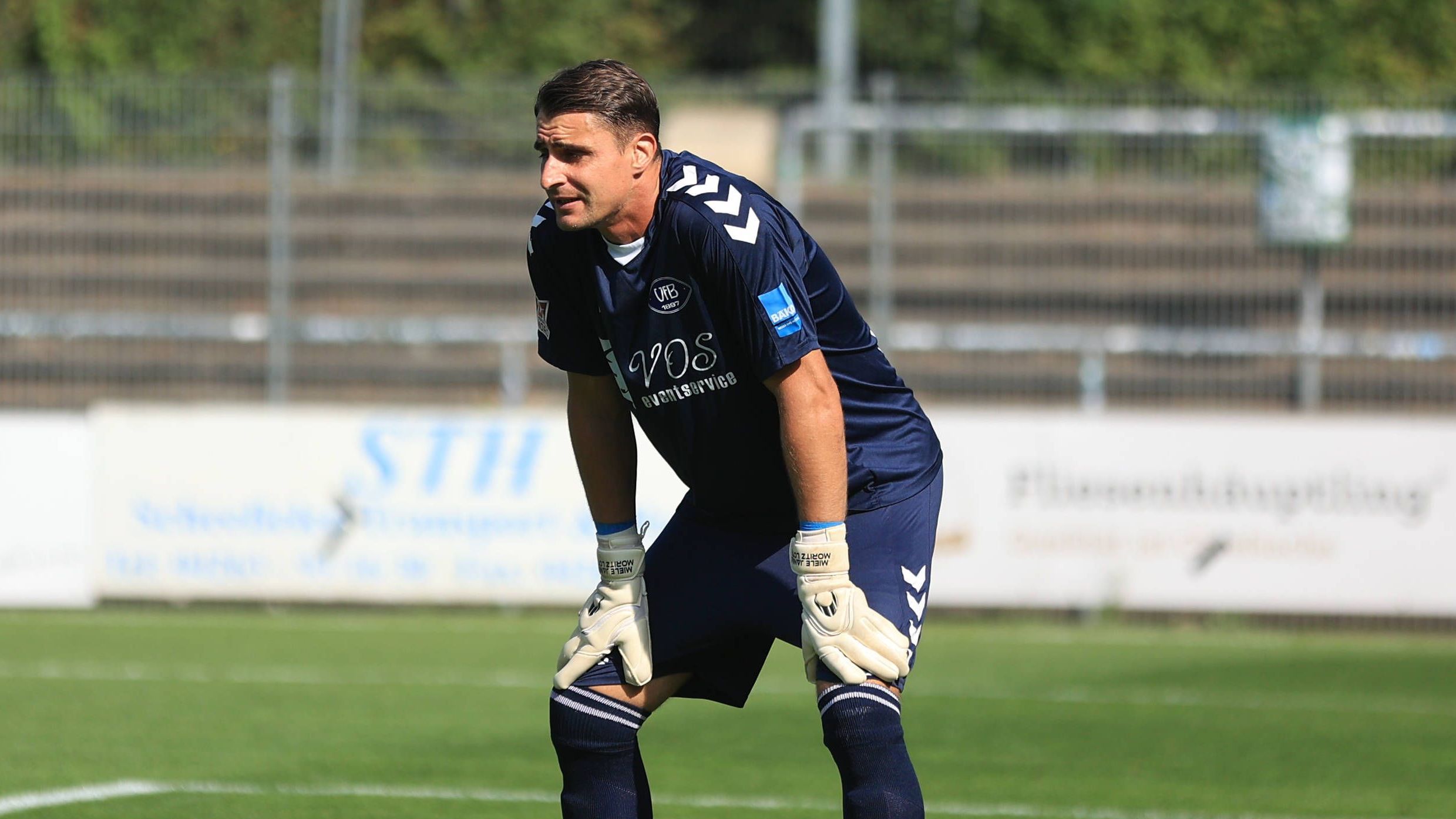 <strong>Torhüter: Sebastian Mielitz<br></strong>Zwischen den Pfosten steht Sebastian Mielitz, den er noch aus der Internatszeit bei Werder Bremen kennt. Der Torwart spielt aktuell beim VfB Oldenburg in der Regionalliga Nord.