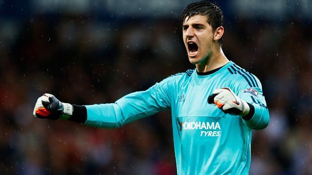 
                <strong>Torwart: Thibaut Courtois</strong><br>
                Torwart: Thibaut Courtois. Im Tor baut Fabregas auf seinen aktuellen Team-Kollegen. Courtois ist seit der vergangenen Saison die Nummer Eins im Kasten des FC Chelsea.
              