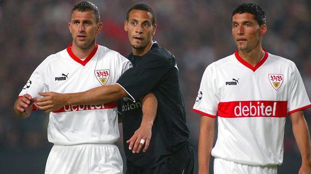 
                <strong>Beim Debüt bis ins Achtelfinale gekommen: VfB Stuttgart</strong><br>
                Die "Jungen Wilden" unter Trainer Felix Magath schafften es sensationell durch den zweiten Platz in der Vorsaison in der Spielzeit 2003/04 in die Champions League. In einer Gruppe mit Manchester United, Glasgow Rangers und Panathinaikos Athen kam den Schwaben mit zwölf Punkten als Zweiter hinter ManUnited weiter. Grundlage für das Erreichen der K.o.-Phase war die Heimstärke des VfB, der alle drei Gruppenspiele zuhause gewann. Manchester United wurde etwa mit 2:1 nachhause geschickt. Kevin Kuranyi (r.) erzielte das vorentscheidende 2:0. Im Achtelfinale wartete wieder eine englische Mannschaft, der FC Chelsea. Gegen die "Blues" schied der VfB mit einem Gesamtergebnis von nur 0:1 aus - wegen eines Eigentores von Fernando Meira!
              