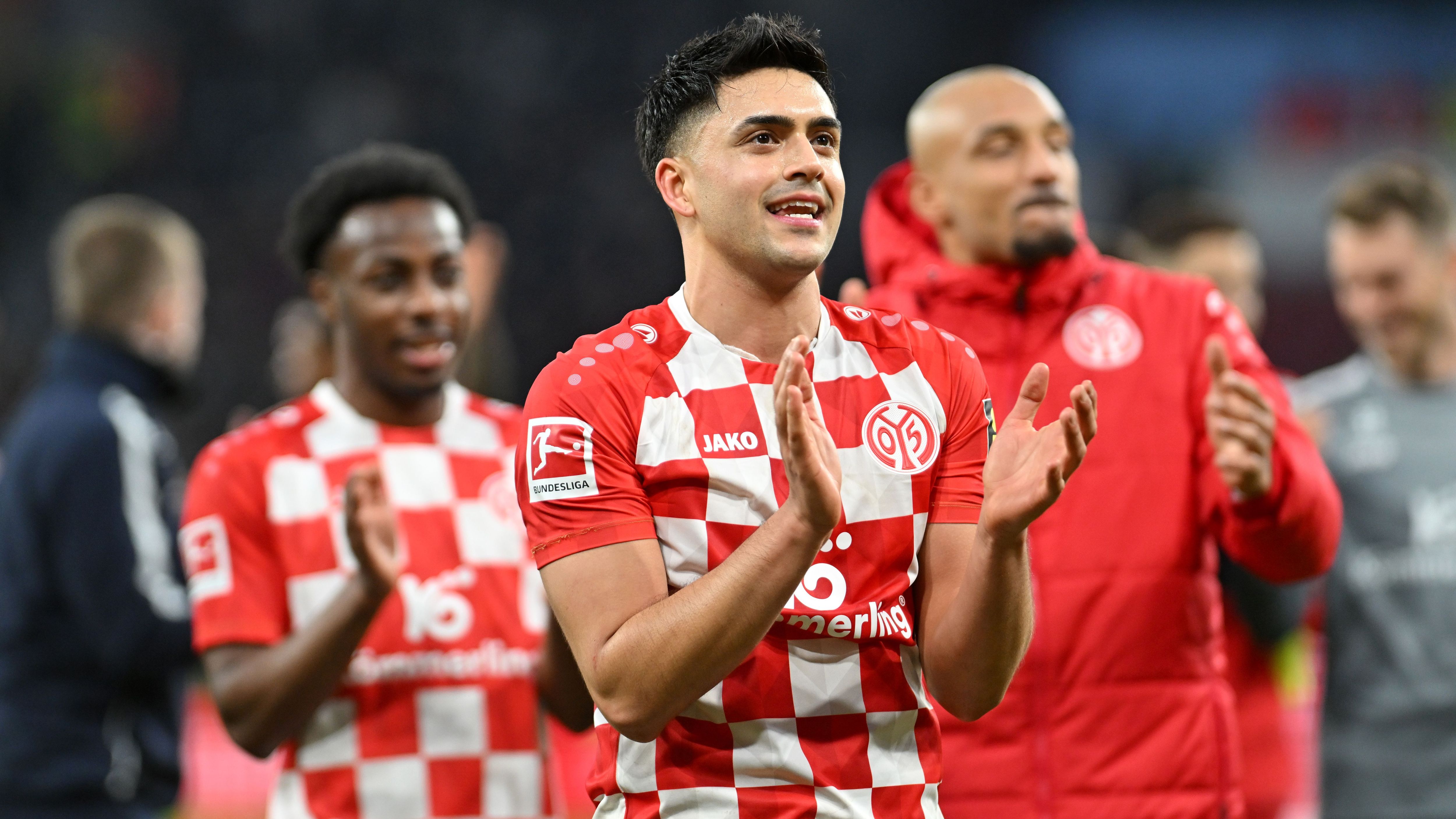 <strong>Nadiem Amiri fügt Bayer die einzige Saisonniederlage zu</strong><br>Im Januar 2024 schnappte sich Mainz den Leverkusener Dauer-Reservisten Nadiem Amiri. Der Mittelfeldspieler fand beim FSV schnell zu seiner Topform zurück und bereitete in vier Spielen schon zwei Treffer vor.