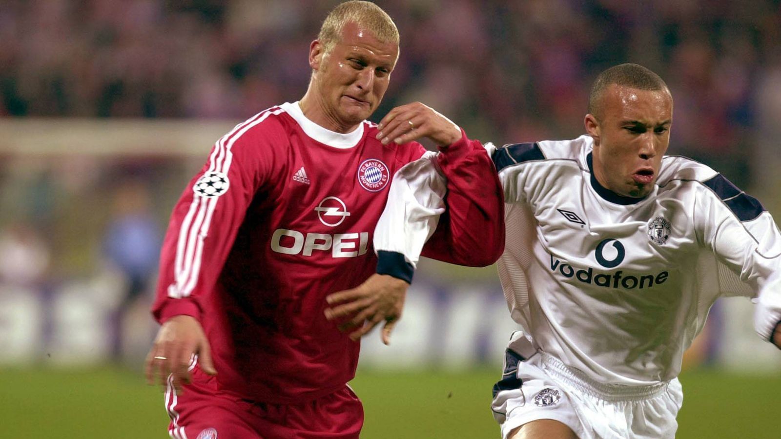 
                <strong>2000/01: Bayern München - Manchester United</strong><br>
                Hinspiel: Manchester United - Bayern München 0:1 -Rückspiel: Bayern München - Manchester United 2:1 -Weiterer Verkauf: Final-Sieg gegen den FC Valencia (5:4 n.E.)
              