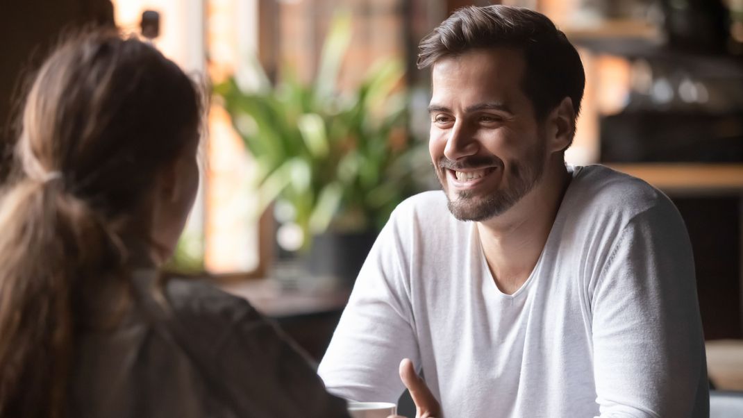 Offene Kommunikation und starke Meinung im Fokus: Das steckt hinter dem Val-Core-Dating-Trend.