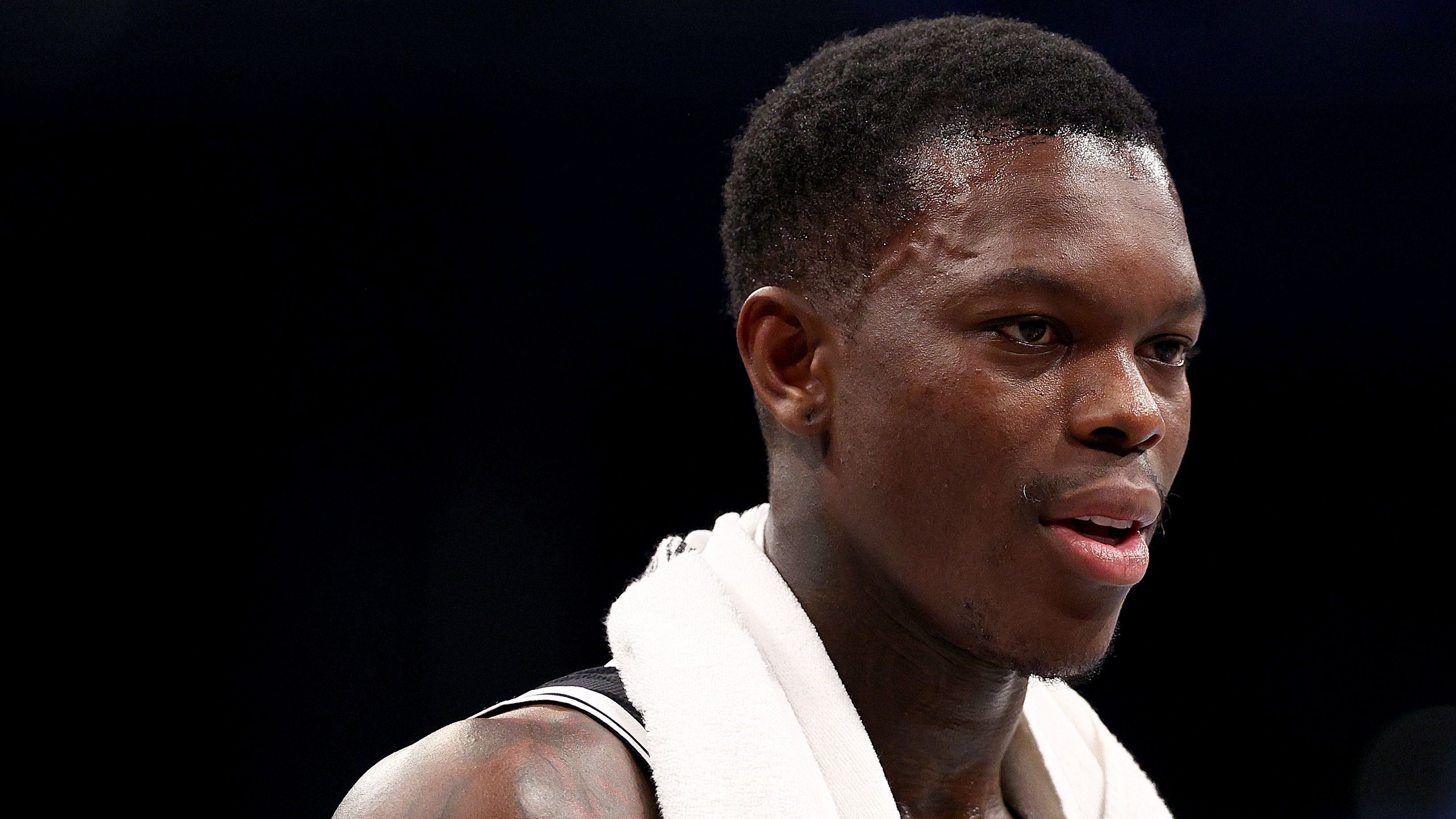 <strong>Dennis Schröder (Brooklyn Nets)</strong><br>14,5 Punkte und 5,7 Assists legte er in seinen bisherigen Spielen für Brooklyn auf. Ob seine Zukunft in New York liegt, ist fraglich. Das Team befindet sich eindeutig im Rebuild und wird auch in diesem Jahr keine Playoffs spielen. Zudem ist der Vertrag der 30-Jährigen über ca. 12 Millionen US-Dollar perfekt, um ihn in der Offseason zu traden. Ein guter Back-Up-Point-Guard ist stets gefragt in der NBA und Brooklyn will Picks...