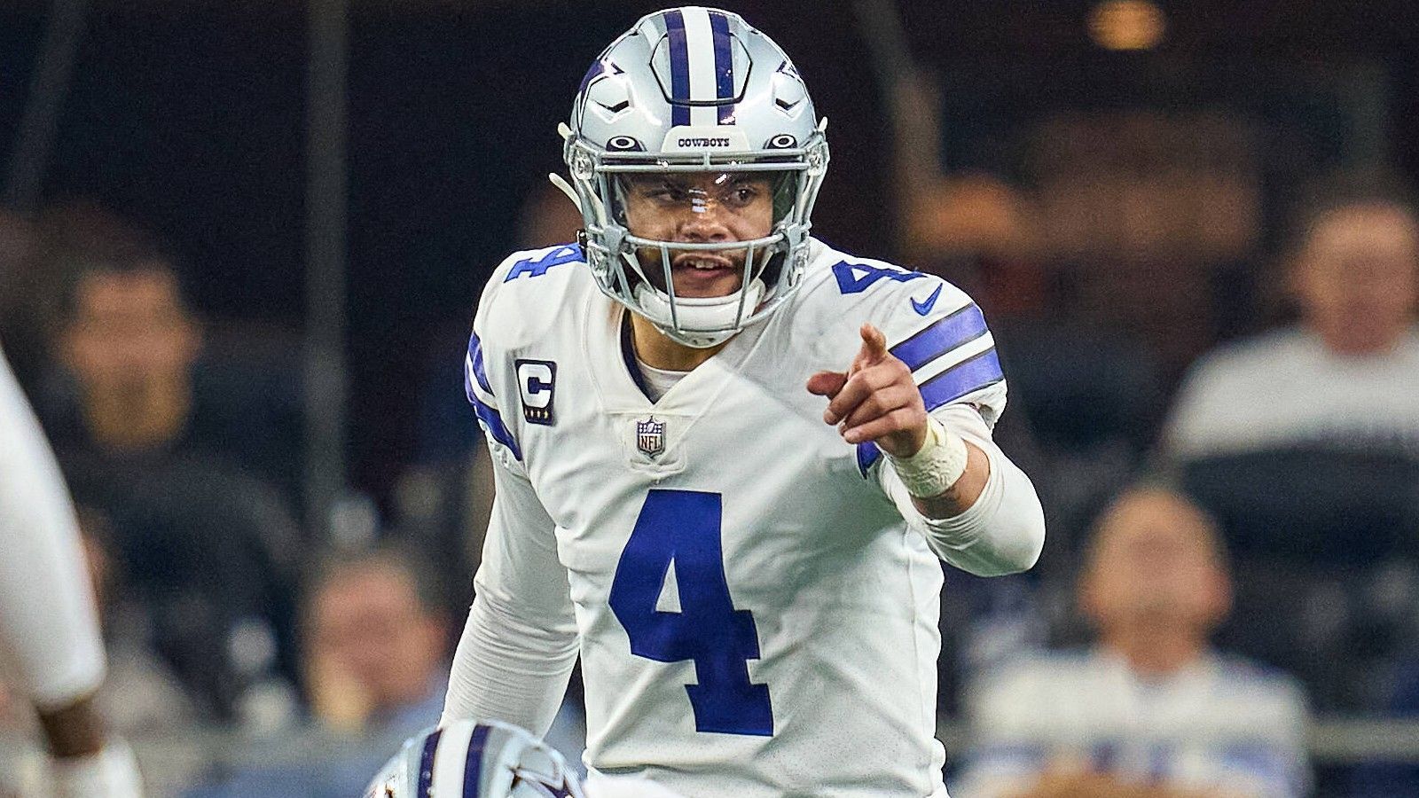 
                <strong>Platz 6: Dak Prescott</strong><br>
                Quarterback der Dallas Cowboys
              