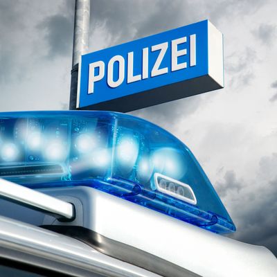 Polizeirevier am Abend
