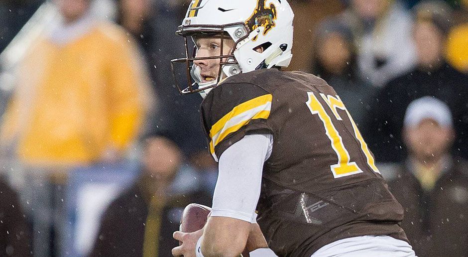 
                <strong>2. Pick - New York Giants: QB Josh Allen</strong><br>
                Die New York Giants haben einen Franchise Quarterback, allerdings befindet sich Eli Manning im Spätherbst seiner Karriere. Deshalb draften die Giants mit Josh Allen einen Nachfolger für Manning, der sich ebenfalls langsam an das Niveau der Profiliga gewöhnen kann. 1,96 Meter Körpergröße, athletische 109 Kilogramm, ein gewaltiger Wurfarm und seine Improvisationsfähigkeit machen Allen zum Hoffnungsträger im Big Apple - allerdings gibt es aufgrund seiner schwachen Completion Rate am College auch Zweifel.
              