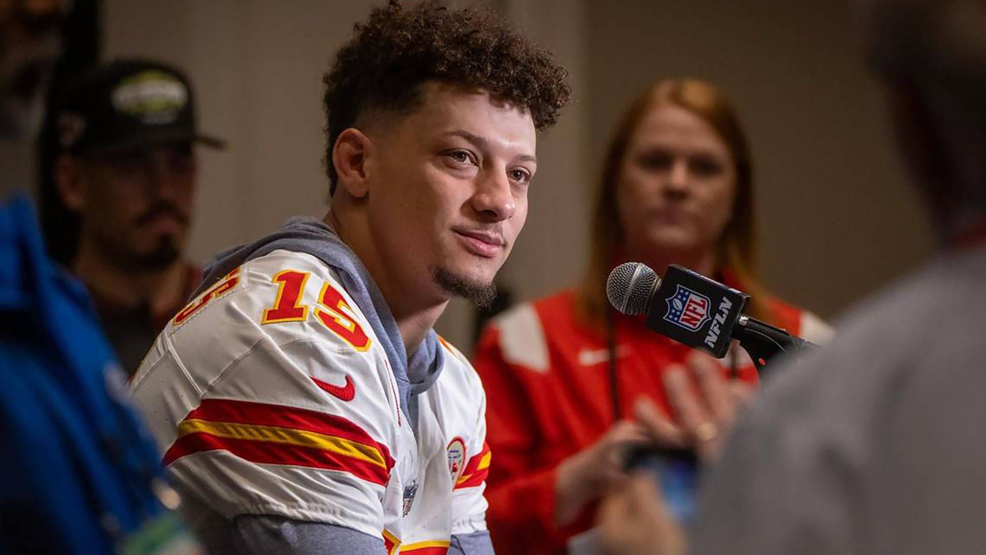<strong>Platz 1: Patrick Mahomes</strong><br>- Team: Kansas City Chiefs<br>- Ranking 2024: Platz 1