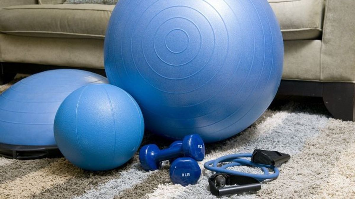 Workout zu Hause: Mit diesen Tipps & Tricks klappt's