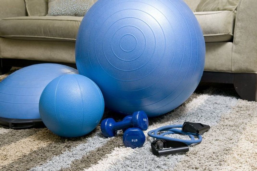 Workout zu Hause: Mit diesen Tipps & Tricks klappt's