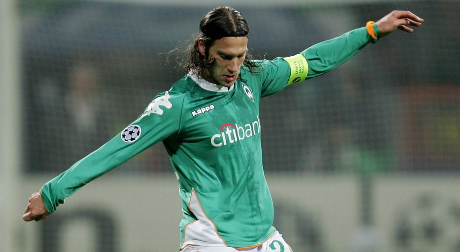 
                <strong>Defensiver Mittelfeldspieler: Torsten Frings (86)</strong><br>
                Defensiver Mittelfeldspieler: Torsten FringsGesamt-Stärke: 86Verein: SV Werder Bremen
              