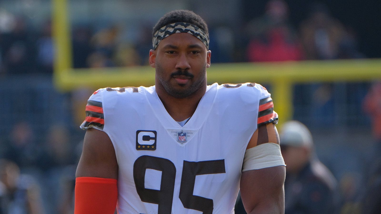 
                <strong>Myles Garrett</strong><br>
                Position: Defensive EndTeam: Cleveland Browns
              