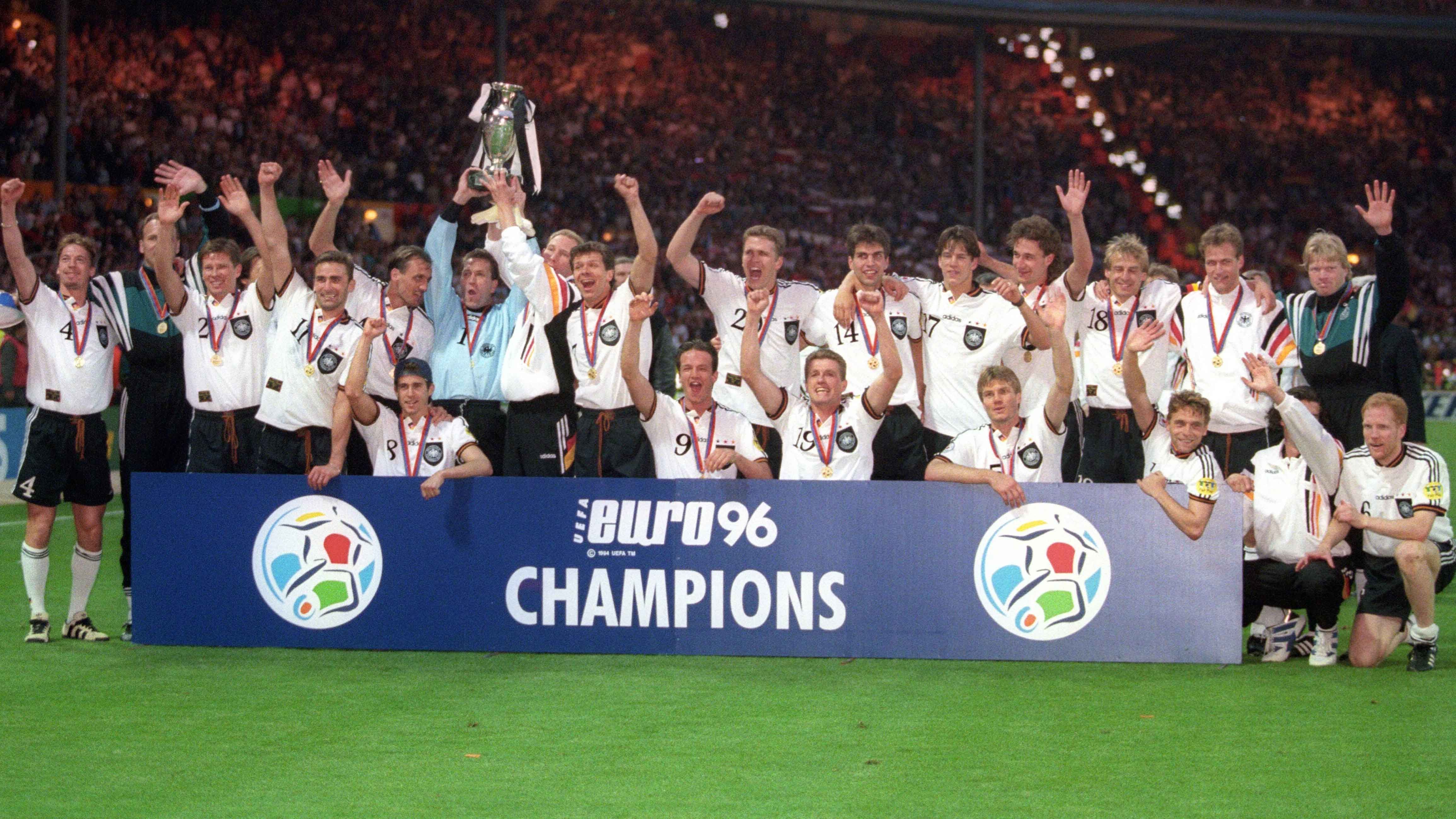 
                <strong>Letzter deutscher EM-Sieg 1996</strong><br>
                Beim letzten EM-Titel einer deutschen Mannschaft im Jahr 1996 besiegte Deutschland im altehrwürdigen Wembley-Stadion die Tschechische Mannschaft im Finale mit 2:1. Die Spieler bekamen für den Sieg damals lediglich eine Prämie von 52.000 Mark (umgerechnet rund 26.000 Euro).
              