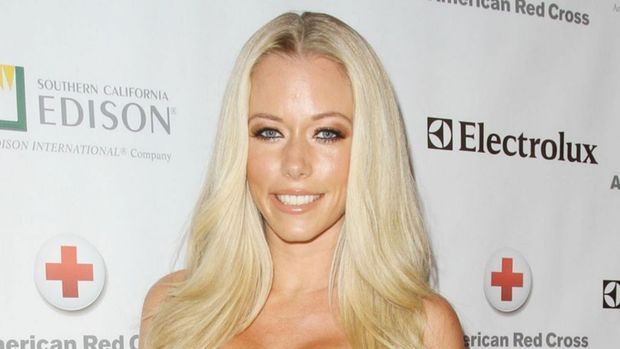 Kendra Wilkinson Image