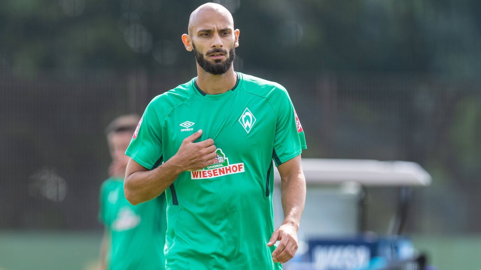 
                <strong>Werder Bremen</strong><br>
                Geliehene Spieler: Ömer Toprak (Borussia Dortmund, Foto), Michael Lang (Borussia M'gladbach), Leonardo Bittencourt (TSG Hoffenheim)Verliehene Spieler: Martin Harnik (HSV), Boubacar Barry, Manuel Mbom (beide KFC Uerdingen), Felix Bejimo (Malmö FF), Jan-Niklas Beste (FC Emmen), Thore Jacobsen (1. FC Magdeburg), Ole Käuper (CZ Jena), Romano Schmid (Wolfsberger AC), Niklas Schmidt (Osnabrück), Jonah Osabutey (Mouscron), Jannes Vollert (Hallescher FC), Isaiah Young (St. Gilloise), Michael Zetterer (PEC Zwolle)
              