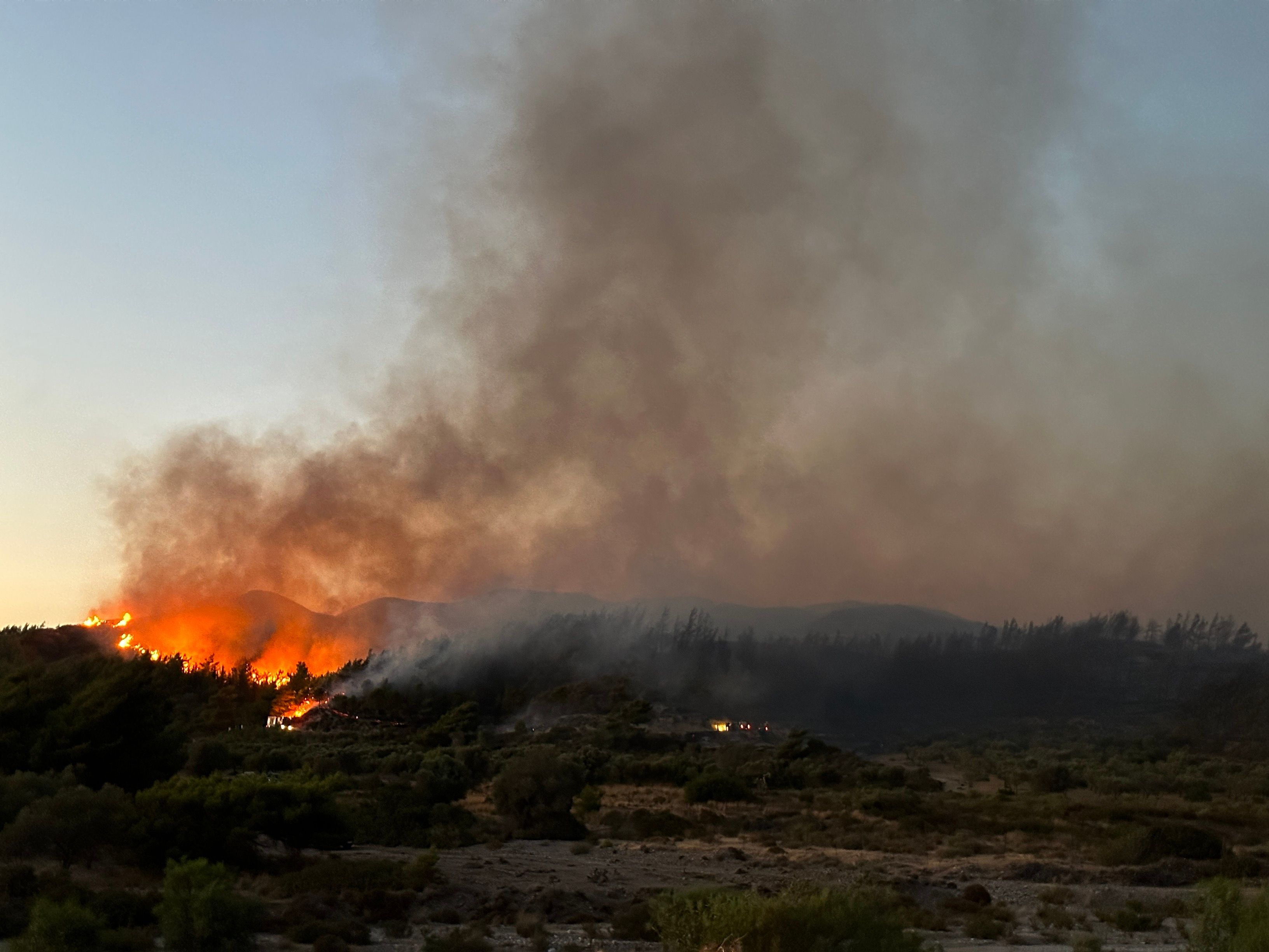 Tagelang loderten auf Rhodos Waldbrände.