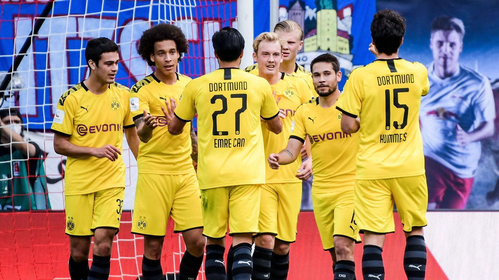 
                <strong>Borussia Dortmund (Deutschland)</strong><br>
                Der BVB geht als aktueller Vizemeister in die Champions-League-Saison 2020/21.
              