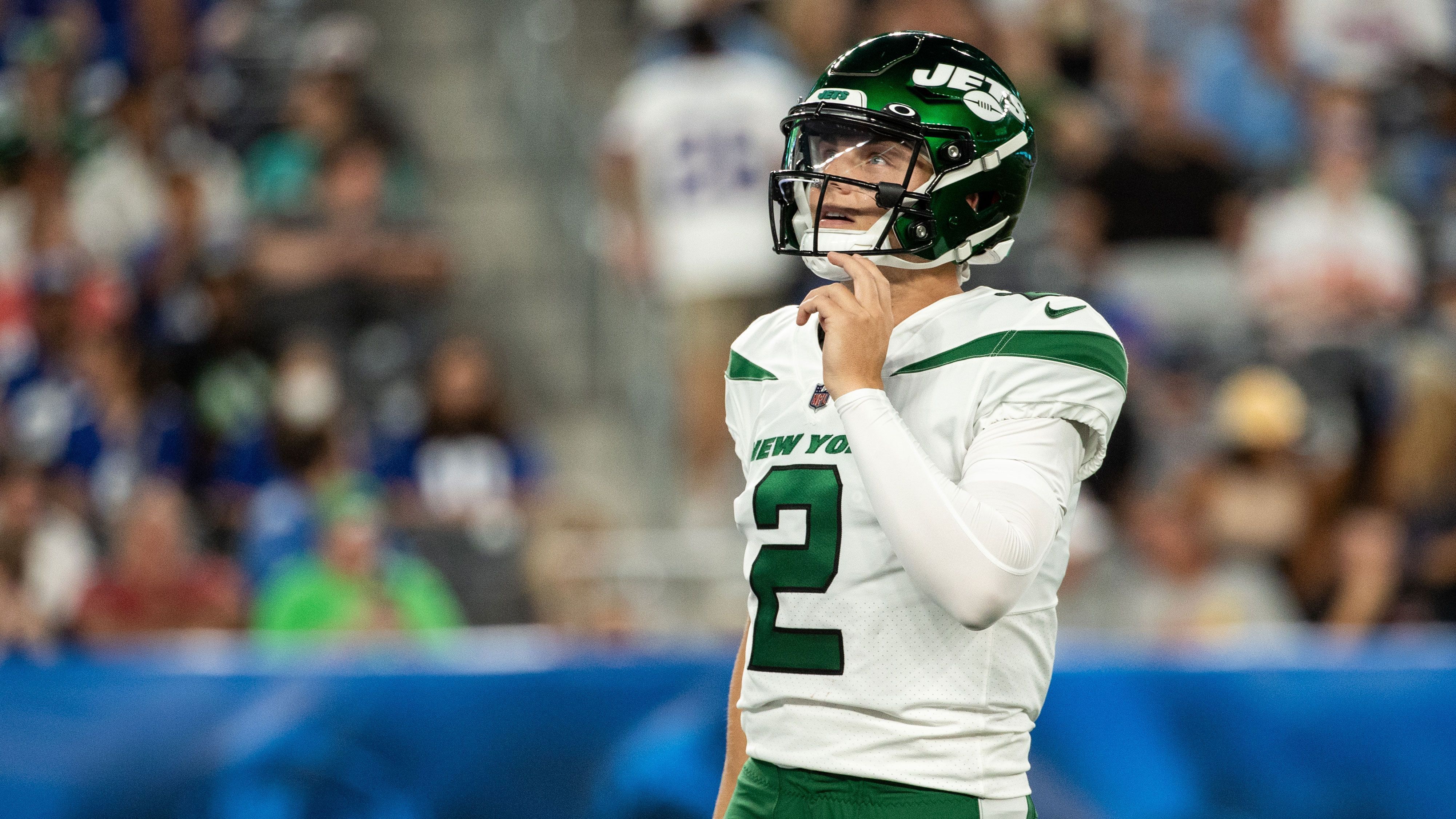 
                <strong>Zach Wilson (2021)</strong><br>
                Auch beim Nummer-2-Pick stottert der Motor noch gewaltig. Vor allem im zweiten Spiel der Jets gegen die New England Patriots gab Zach Wilson eine äußerst unglückliche Figur ab. Ganze vier Interceptions und nicht ein einziger Touchdown standen für den 22-Jährigen am Ende auf dem Spielberichtsbogen. Doch auch für ihn gilt: Mit ein wenig Zeit sollte Wilson sich an das NFL-Niveau gewöhnen und seine Performance verbessern können. Viele andere NFL-Stars haben das immerhin auch geschafft. Passing Yards: 468,Touchdowns: 2, Interceptions: 5, Bilanz: 2 Niederlagen
              
