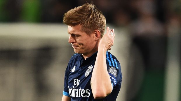 
                <strong>Toni Kroos</strong><br>
                Toni Kroos: Der fleißigste Passgeber der verbliebenen Spieler in der Champions League überzeugte auch in Manchester im Passspiel. Ein Distanzschuss nach etwas mehr als einer Stunde verfehlte sein Ziel nur knapp. ran.de-Note: 3
              