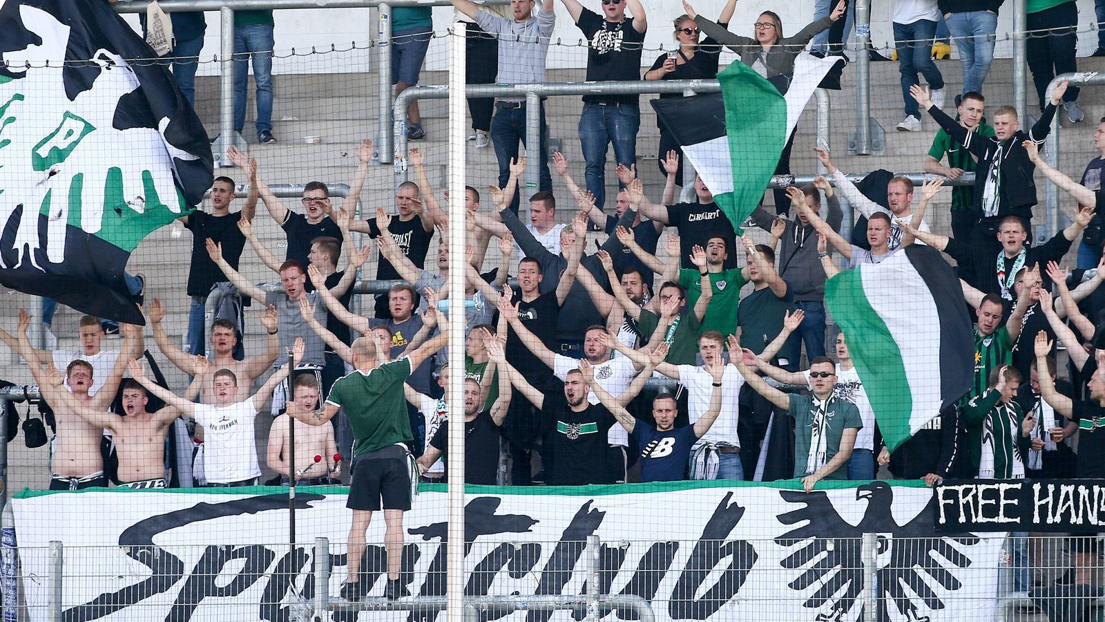 
                <strong>Platz 12: Preußen Münster</strong><br>
                Verkaufte Dauerkarten für die Saison 2019/20: 1.607
              