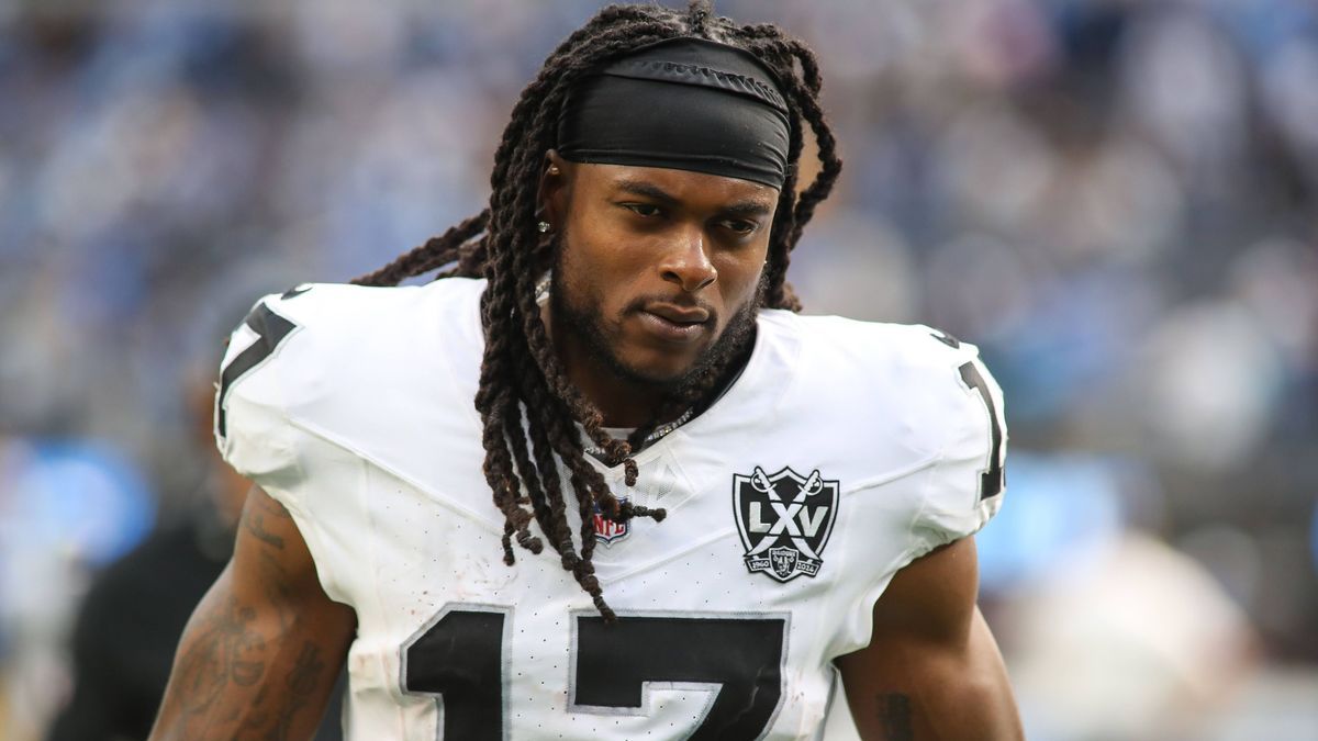 INGLEWOOD, CA - SEPTEMBER 8: Las Vegas Raiders wide receiver Davante Adams (17) during the NFL, American Football Herren, USA game between the Las Vegas Raiders and the Los Angeles Chargers on Sept...