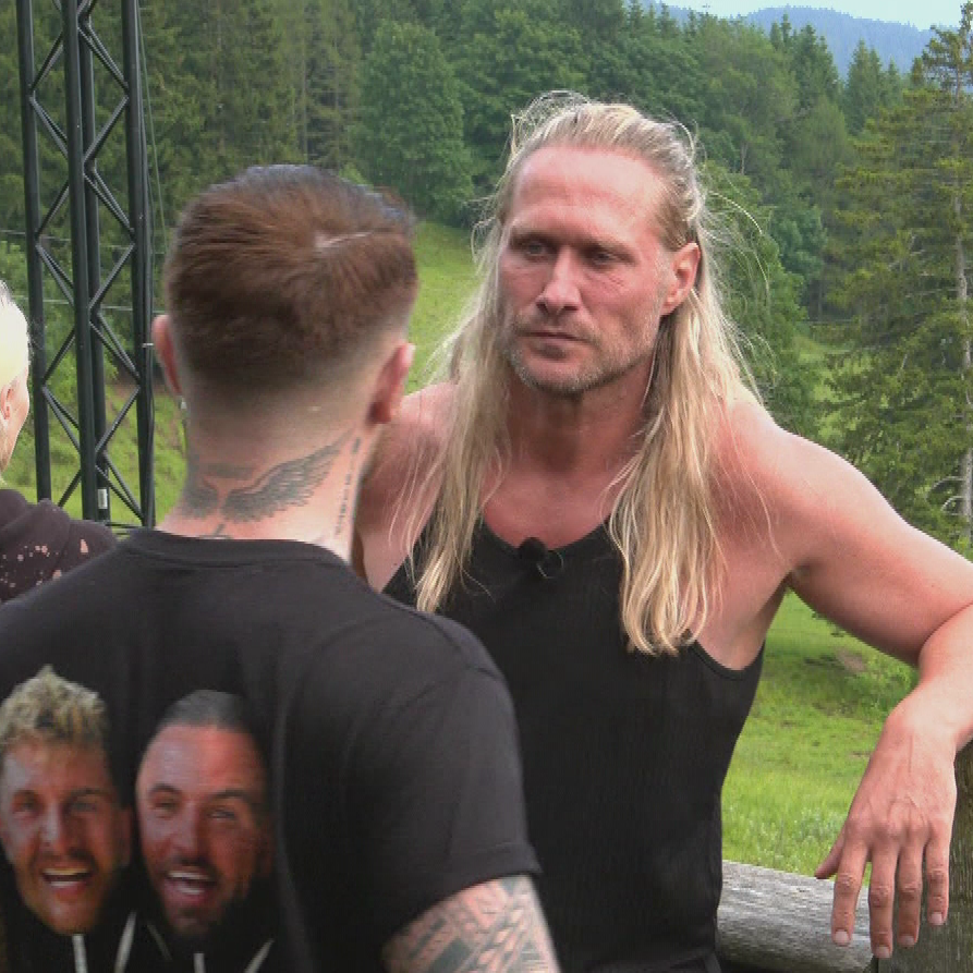 Nico ist von Flockes Party-Plan gar nicht begeistert.