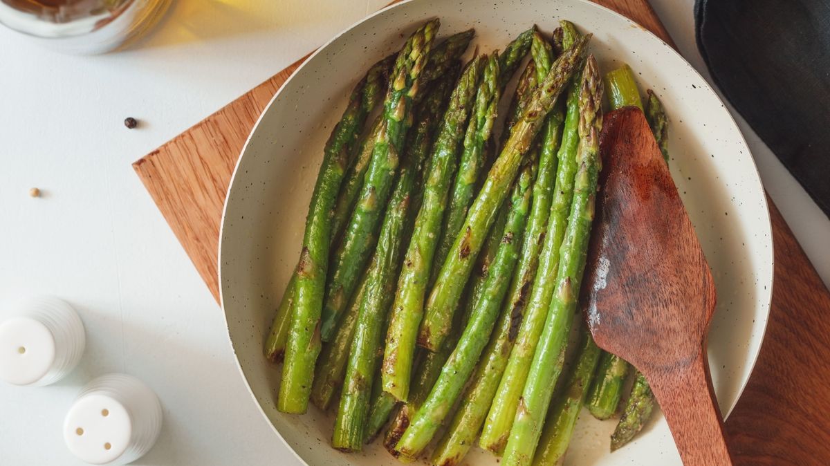 Gebratener Spargel mit Bärlauch: Knusprig und gesund