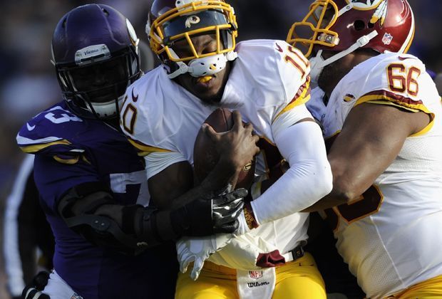 
                <strong>Minnesota Vikings - Washington Redskins 29:26</strong><br>
                Selbst für Robert Griffin III. Nach seiner Verletzung weiß RGIII anscheinend noch nicht so recht, wie er die Ausrüstung auf seinem Kopf fachgerecht anbringt.
              