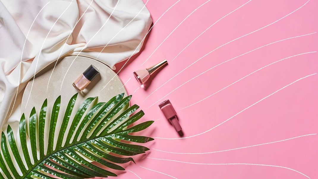 Rosafarbene Nägel sind total angesagt für diesen Frühsommer – wir haben die Hacks zum Nagel-Trend für dich! 