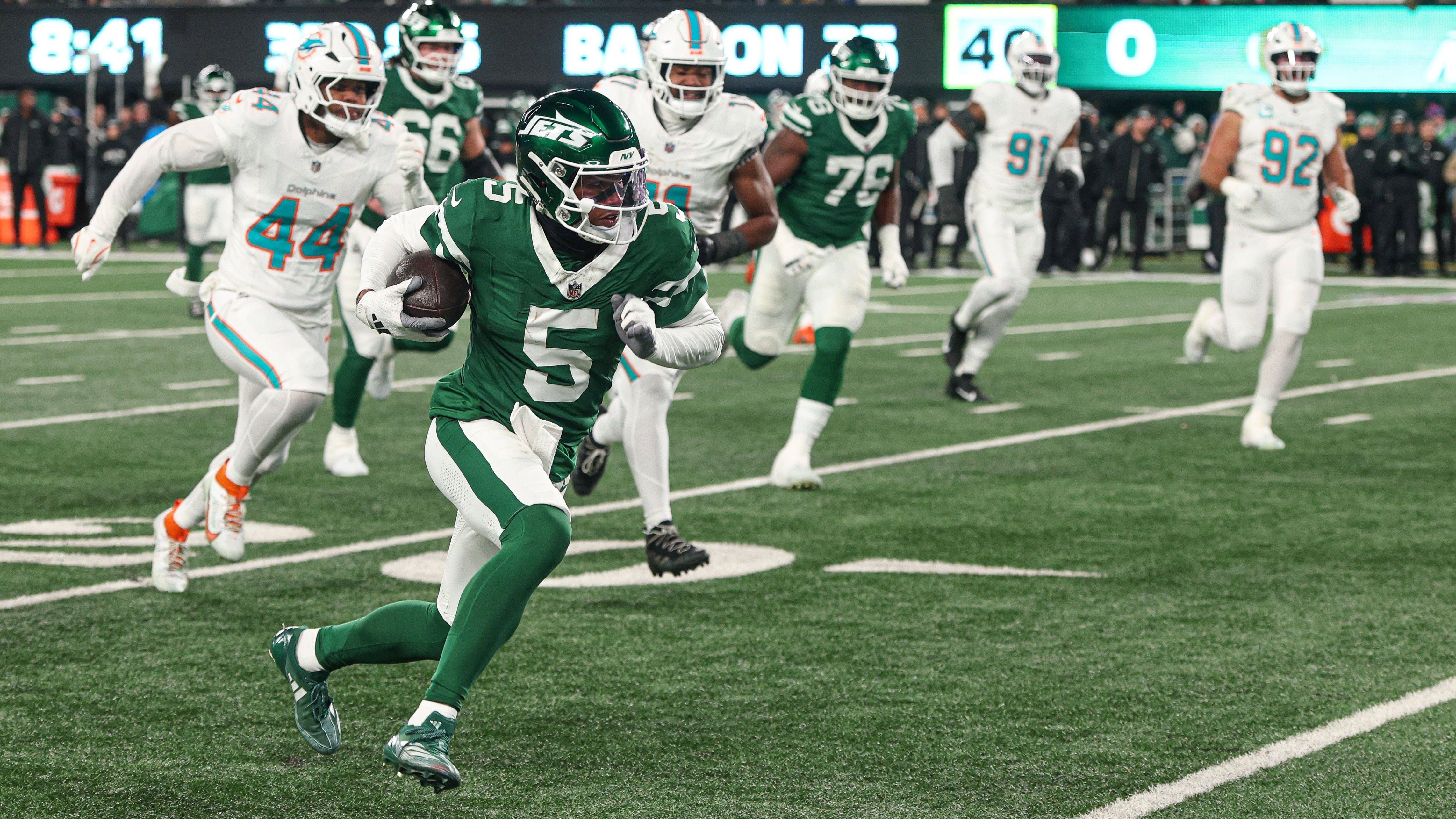 <strong>Garrett Wilson (New York Jets)</strong><br>Alter: 25<br>Position: Wide Receiver<br>Durchschnittliches Jahresgehalt: 32,5 Millionen Dollar<br><strong>Bestbezahlter Spieler des gesamten Teams</strong>