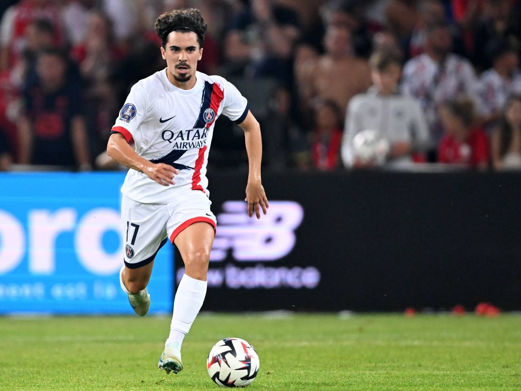 LILLE - Vitinha of Paris Saint Germain during the French Ligue 1 match between Lille OSC and Paris Saint Germain at Pierre-Mauroy Stadium on September 1, 2024 in Lille, France. ANP Hollandse Hoogte Ligue 1 Uber Eats 2024 25 xVIxANPxSportx xGerritxvanxKeulenxIVx 507582755 originalFilename: 507582755.jpg