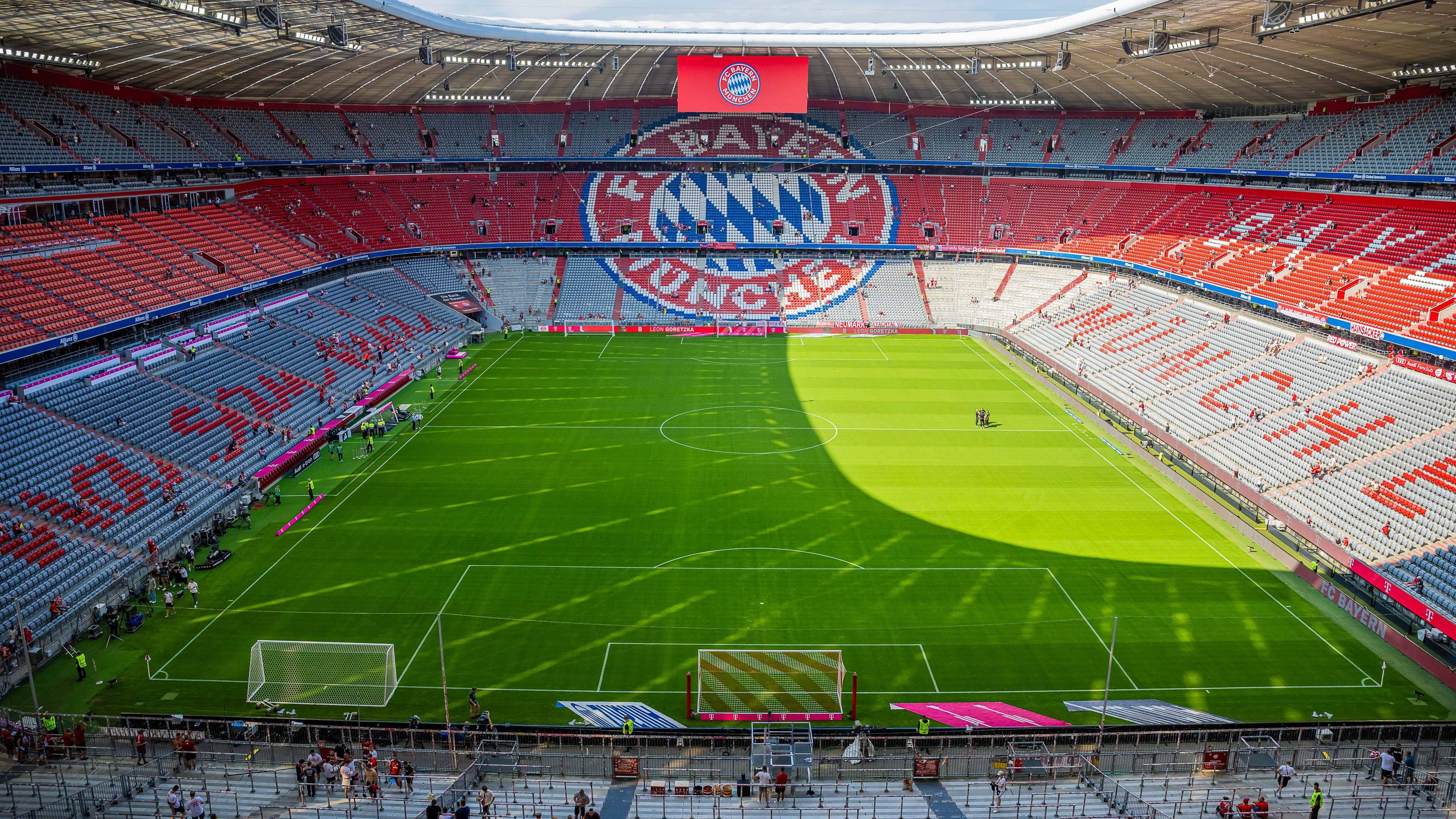 <strong>FC Bayern München (Allianz Arena)</strong><br>Günstigster Stehplatz: 15 Euro<br>Günstigster Sitzplatz: 40 Euro<br>Teuerster Sitzplatz: 80 Euro