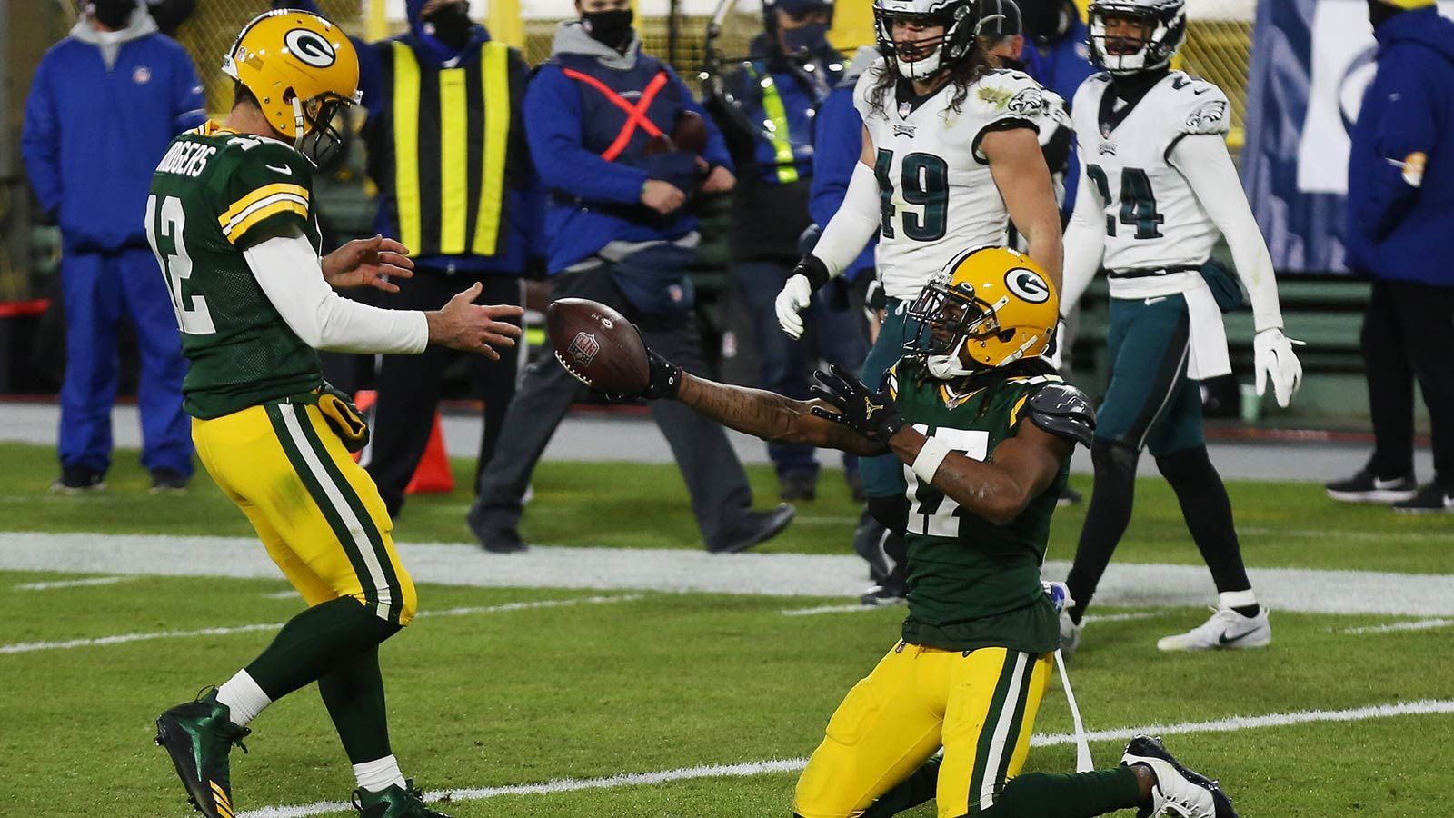 <strong>Platz 5 (geteilt): Aaron Rodgers und Davante Adams</strong><br>
                • 76 Touchdowns<br>• Green Bay Packers (2014 bis 2021)<br>• New York Jets (seit Oktober 2024)