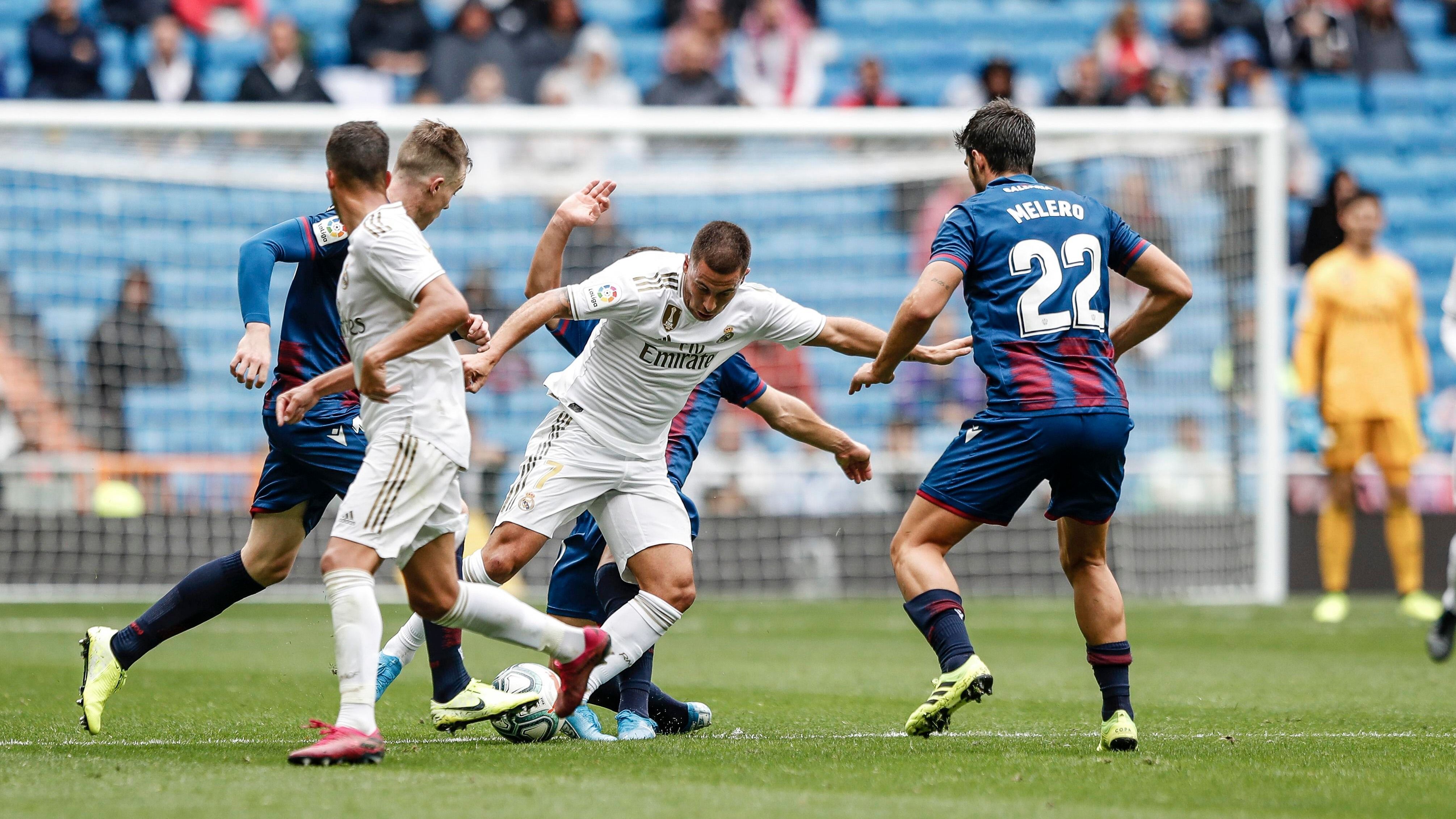 
                <strong>Standing Ovations für den Neuzugang</strong><br>
                Die Real-Fans im Santiago Bernabeu erhoben sich von ihren Plätzen und feierten den Top-Neuzugang der Königlichen mit Standing Ovations.
              