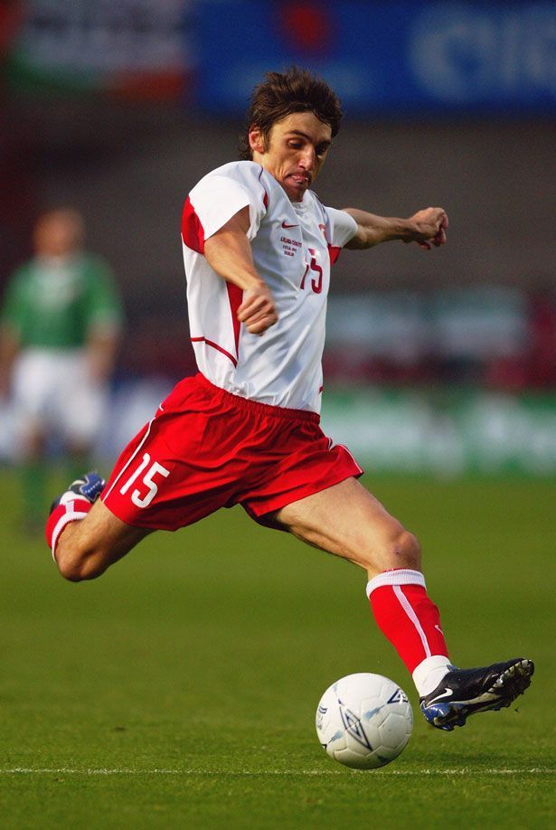 
                <strong>Tayfun Korkut</strong><br>
                Tayfun Korkut ist gebürtiger Stuttgarter und bestritt 42 Länderspiele für die türkische Fußballnationalmannschaft. 1996 und 2000 nahm er jeweils an der Fußball-Europameisterschaft teil
              
