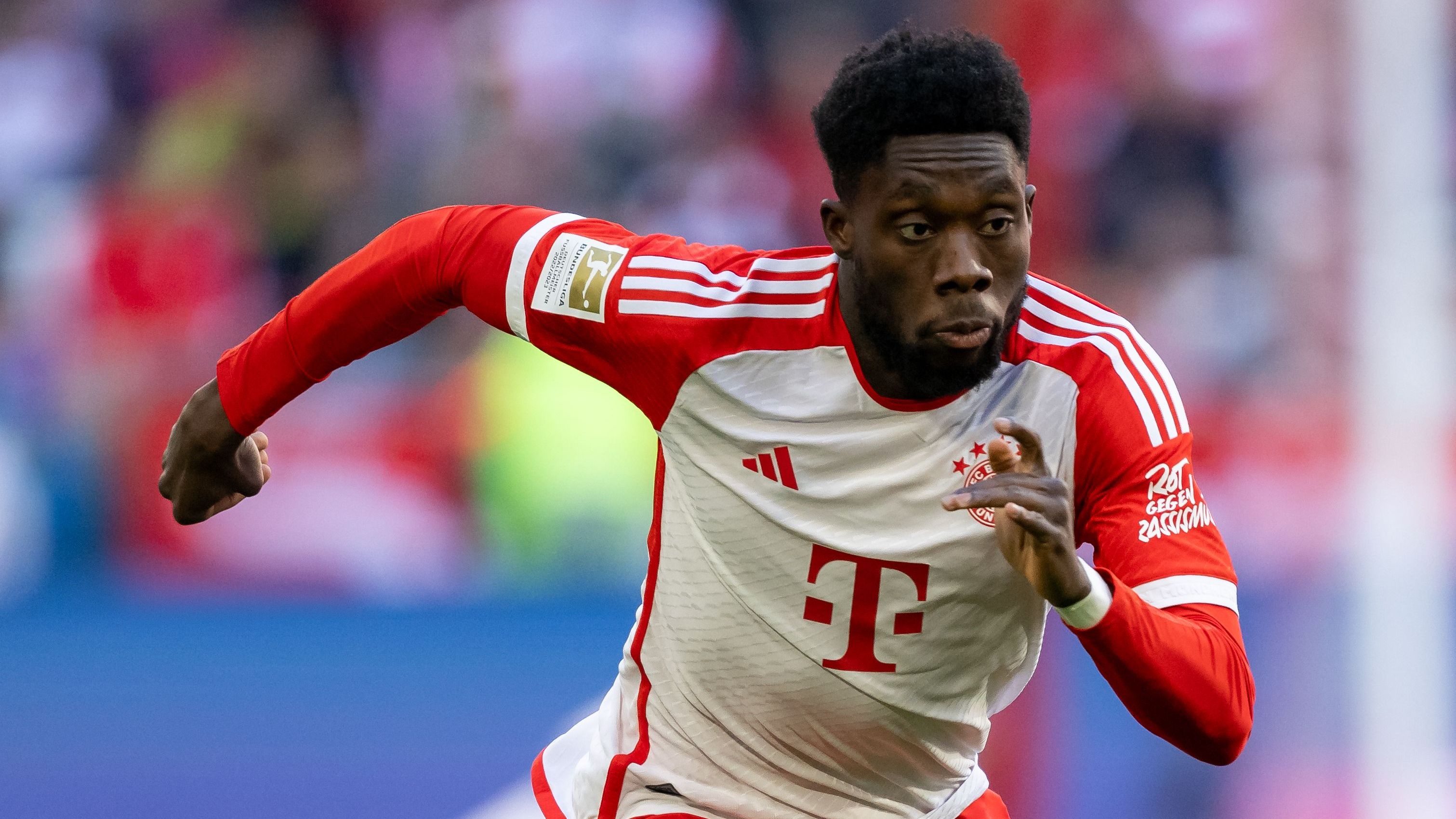 <strong>Alphonso Davies</strong> <br>Der Kanadier ersetzt Pavlovic nach 75 Minuten und nimmt seine Stammposition links hinten ein. Lässt dort nichts mehr anbrennen. <strong>ran-Note: ohne Bewertung</strong>