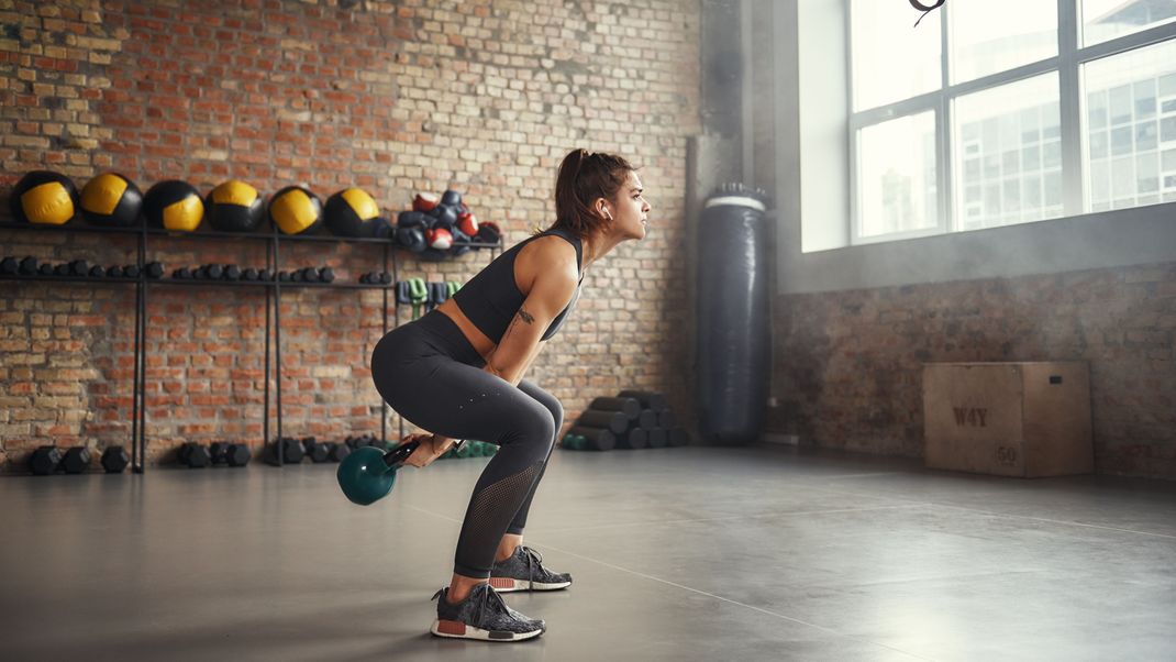 Das Training mit Kettlebells kann ähnlich effektiv sein wie andere Ausdauersportarten.