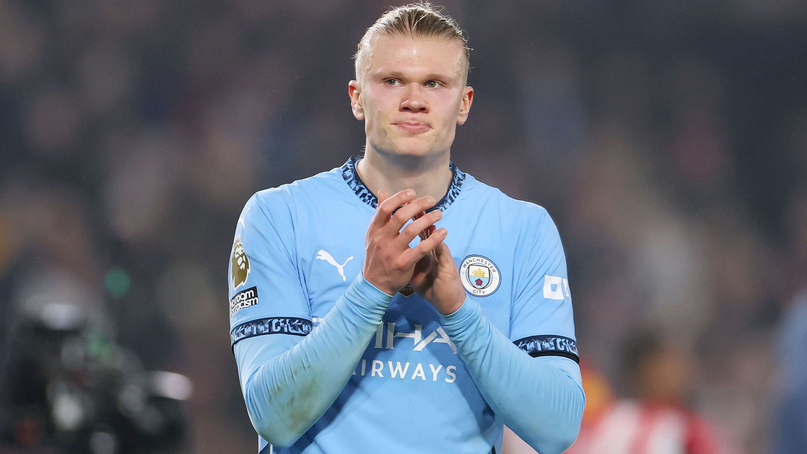 <strong>Forbes: Die Topverdiener im internationalen Sport</strong><br><em>Superstar Erling Haaland hat seinen Vertrag bei Manchester City vorzeitig bis 2034 verlängert. Dennoch dürfte der Norweger nicht unter den Topverdienern im Sport sein. Dabei soll er laut Medienberichten durch den neuen Kontrakt nun 500.000 Pfund pro Woche (ca. 591.000 Euro) bei den "Citizens" kassieren.&nbsp;<strong>ran</strong> zeigt das Forbes-Ranking der Topverdiener im Sport. (Stand: 17. Januar 2025/Quelle: Forbes)</em>