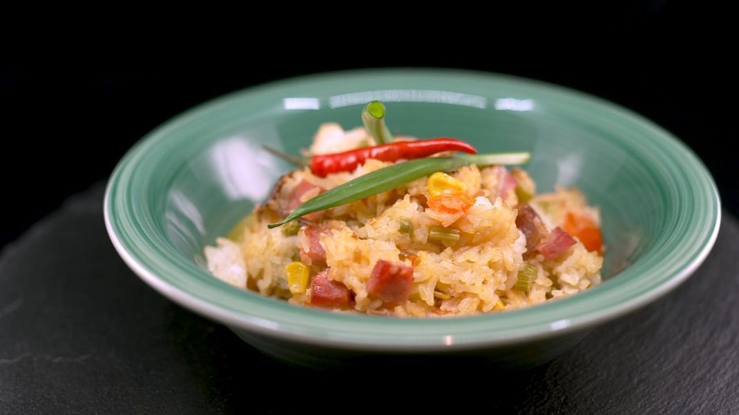 Bunt und gesund: Reispfanne. Und dank Reiskocher kannst du sie einfach und schnell zubereiten. Wir zeigen dir, wie's geht.