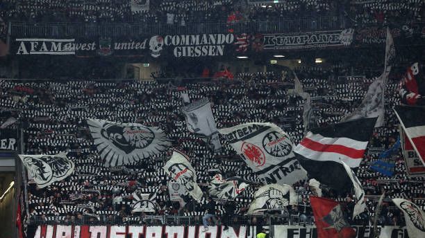 <strong>Platz 25 (geteilt): Eintracht Frankfurt</strong><br>- Liga: 1. Bundesliga<br>- Preis: 15 Euro