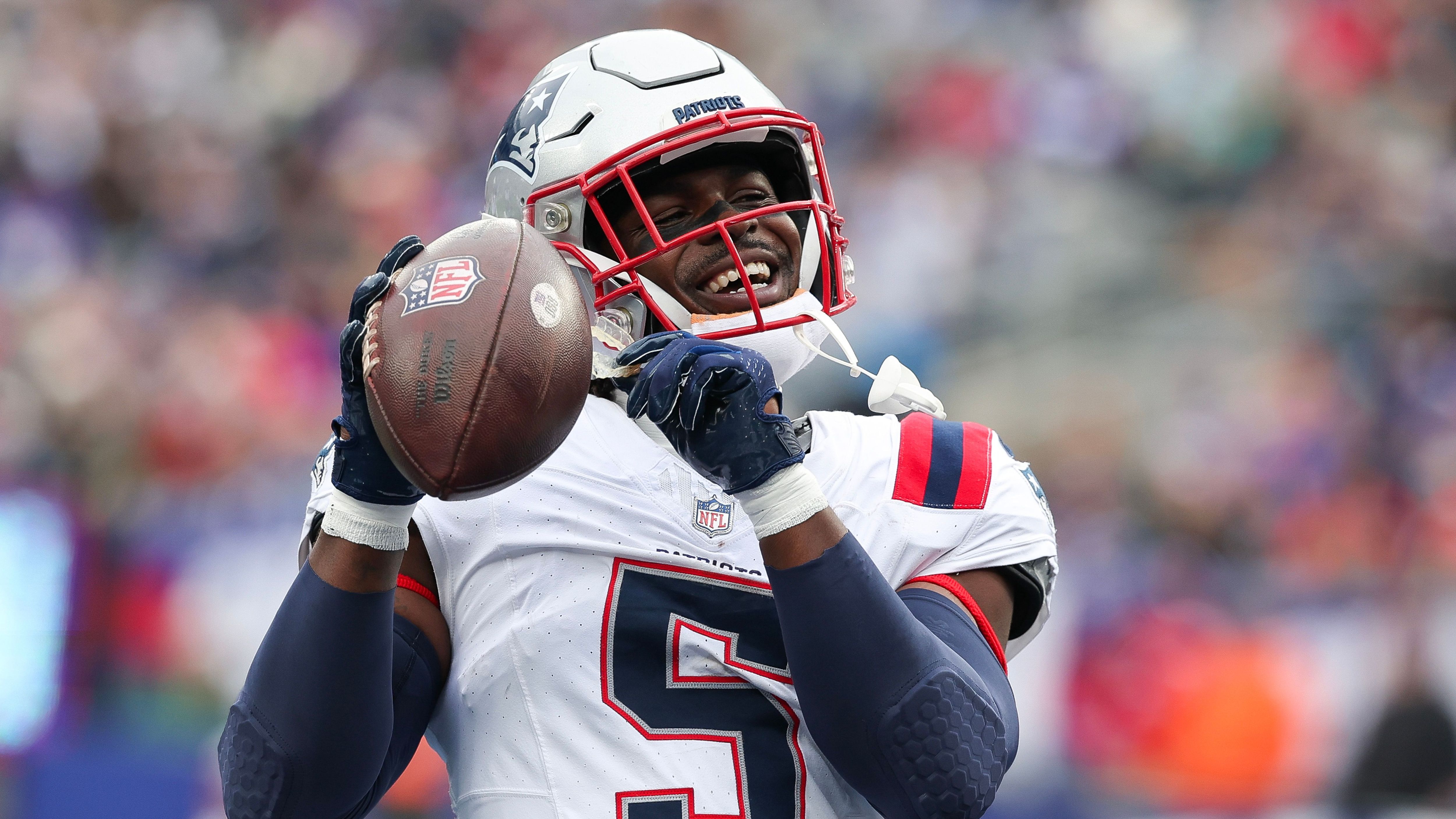 <strong><em>Jabrill Peppers (Pittsburgh Steelers)</em></strong><br><em>Jabrill Peppers hat offenbar ein neues Team gefunden. Nach seiner Entlassung bei den New England Patriots nach drei Saisons soll der Safety bei den Pittsburgh Steelers einen Vertrag bekommen. Beide Seiten hätten sich bereits geeinigt, erklärte NFL-Insider Ian Rapoport. Nur die Unterschrift des Erstrundenpicks von 2017 fehlt noch.</em>
