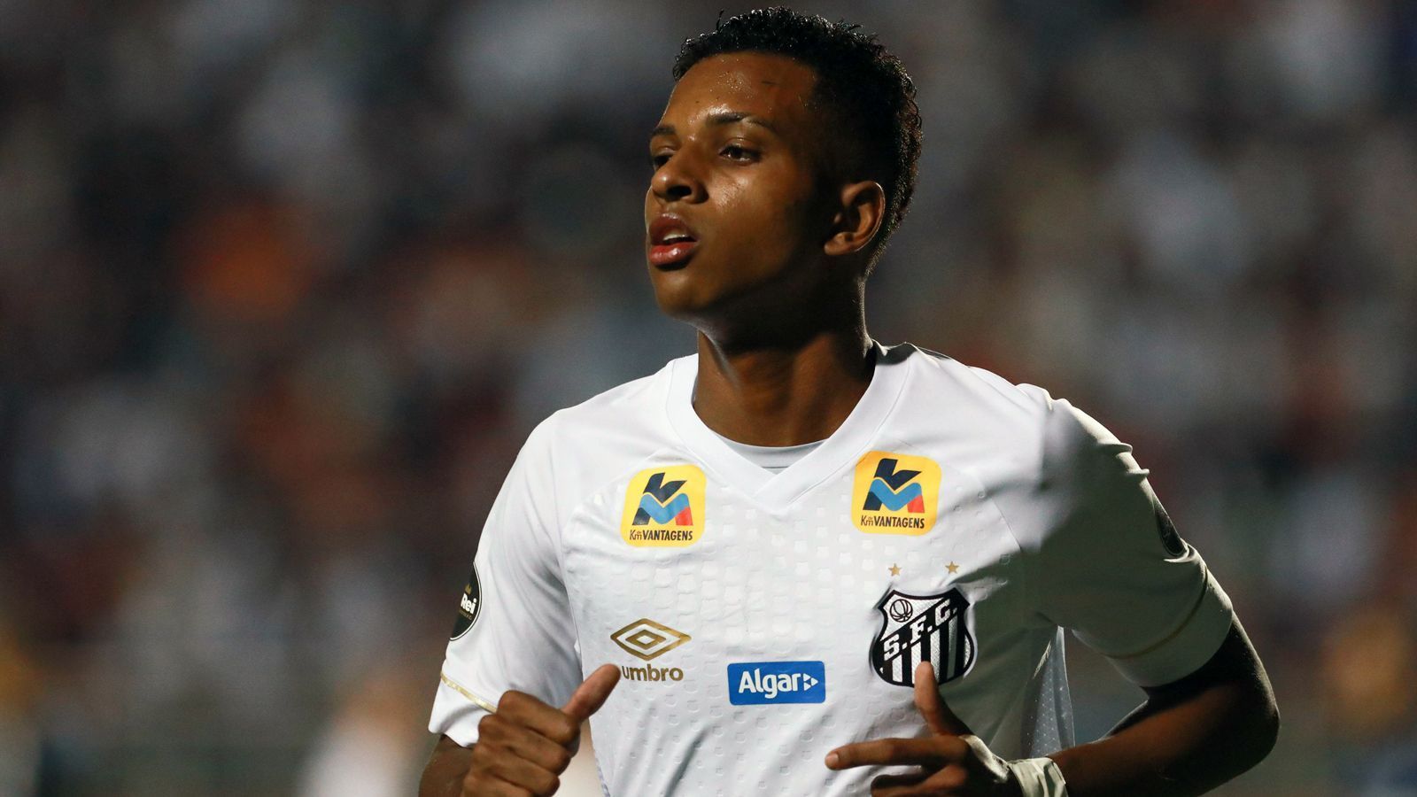 
                <strong>Rodrygo (Real Madrid)</strong><br>
                Ablösesumme: 45 Millionen EuroAufnehmender Verein: Real MadridAbgebender Verein: FC Santos
              