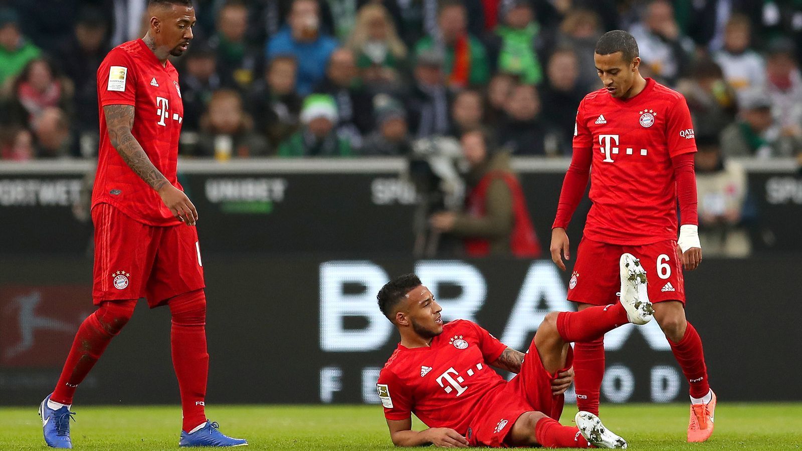 
                <strong>Corentin Tolisso (FC Bayern München)</strong><br>
                Rückt für Perisic in die Startelf und sorgt gleich in der 8. Minute für Torgefahr, als er eine Davies-Flanke, die von Goretzka verlängert wird, zu ihm kommt. Seinen Pass in den Fünfer kann Müller aber nicht verwandeln. Verletzt sich in der 20. Minute ohne gegnerische Einwirkung und muss ausgewechselt werden. Für ihn kommt Perisic. ran-Note: 3
              