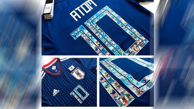 
                <strong>Japan</strong><br>
                Das Beste kommt aber noch: Bilder von dem Trikot in Anime-Beflockung (mit Captain Tsubasa!) machen gerade auf Twitter die Runde. Vermutlich handelt es sich dabei nur um eine Special Edition, die nicht bei der WM zum Einsatz kommt. Aber den Preis für das schönste Trikot haben die Japaner damit jetzt schon sicher. 
              