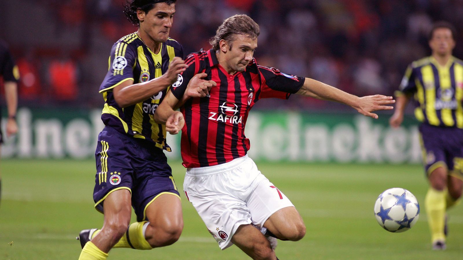 
                <strong>Andriy Shevchenko (AC Mailand)</strong><br>
                Vier Tore gegen Fenerbahce Istanbul (23. November 2005)Endergebnis: 4:0 für den AC Mailand
              