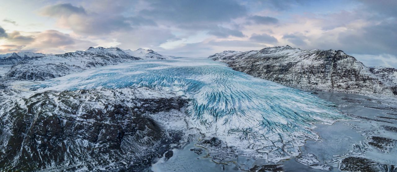 Der größte Gletscher Europas, Vatnajökull in Island, galt als beliebte Filmkulisse für die Expeditionen der Nachtwache auf der anderen Seite der Mauer (alias dem Reich der Wildlinge und Weißen Wanderer).